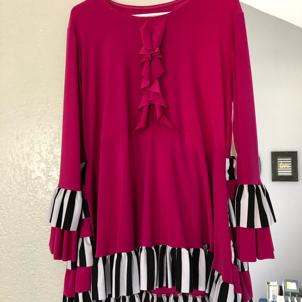 Lillianna ladies modest top size is xl